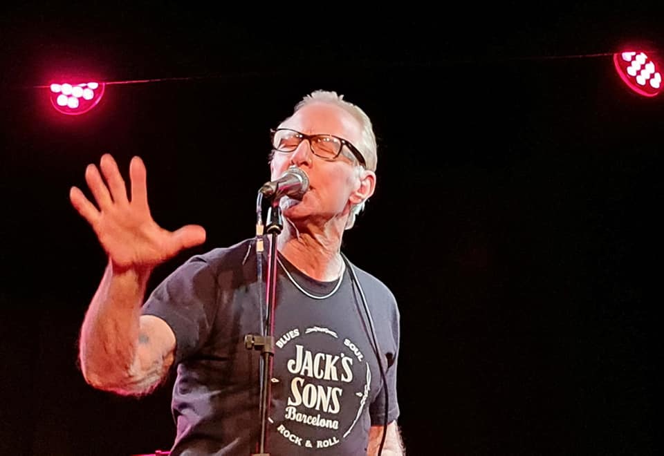 Mike Sannon cantant
