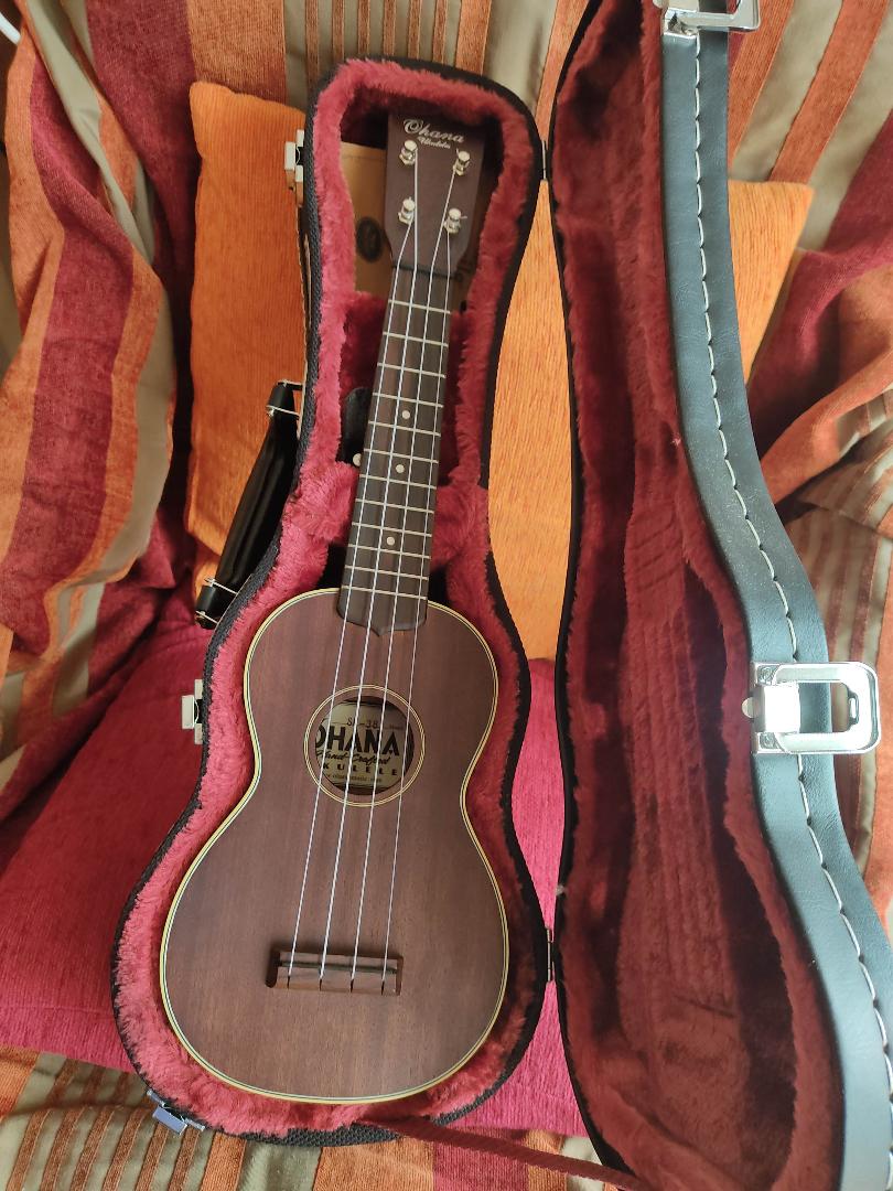 ukelele davant