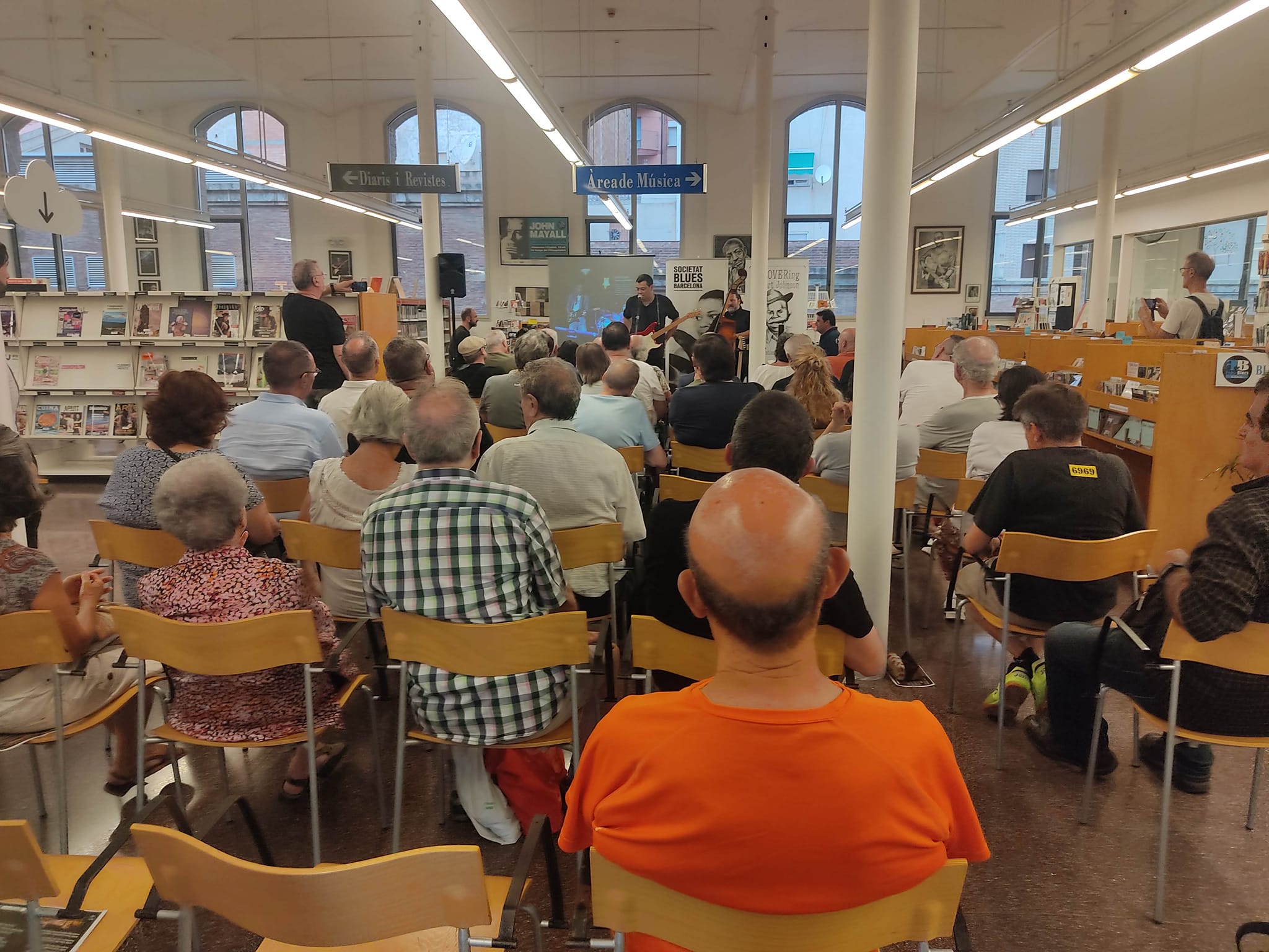 Sala plena per Montse Pratdesaba